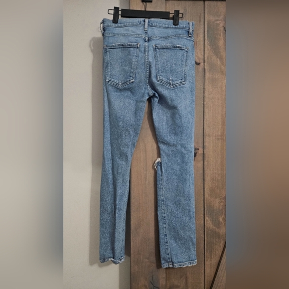 AGOLDE Mid Rise Skinny Straight Toni Jeans In Light Wash Distressed Knee.Size 26 - Picture 9 of 15